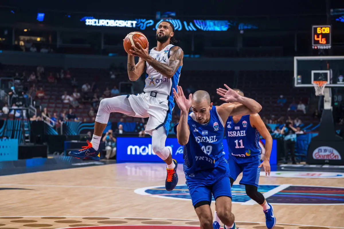 因为没有人, 后场球员, 他在传球和 因为没有人, 后场球员, 他在传球和